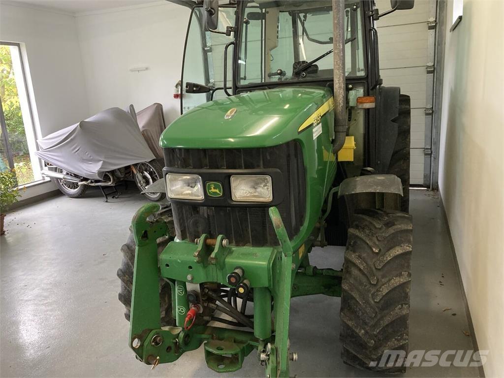 John Deere 5515F Tractoare