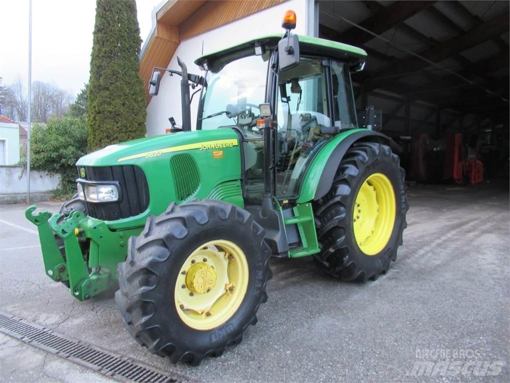 John Deere 5820 Tractoare