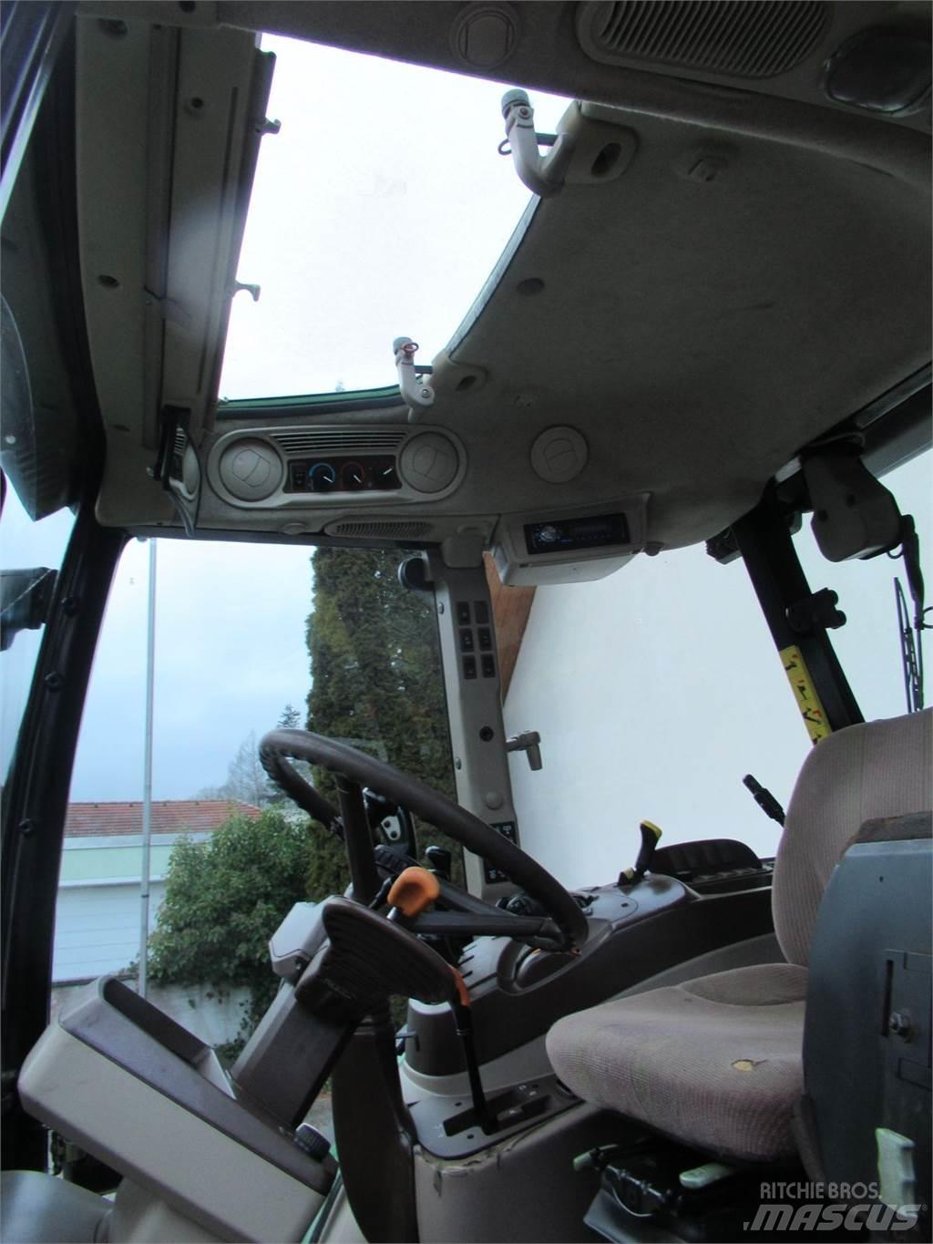 John Deere 5820 Tractoare