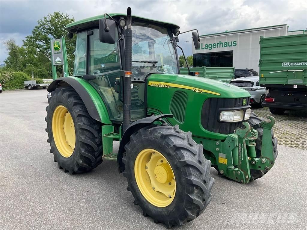 John Deere 5820 Tractoare