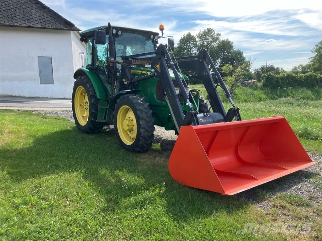 John Deere 5820 Tractoare