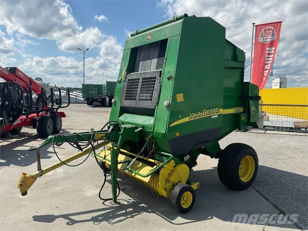 John Deere 592C Masina de balotat cilindric