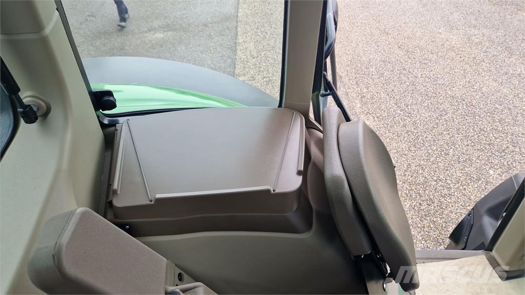 John Deere 6195M Tractoare