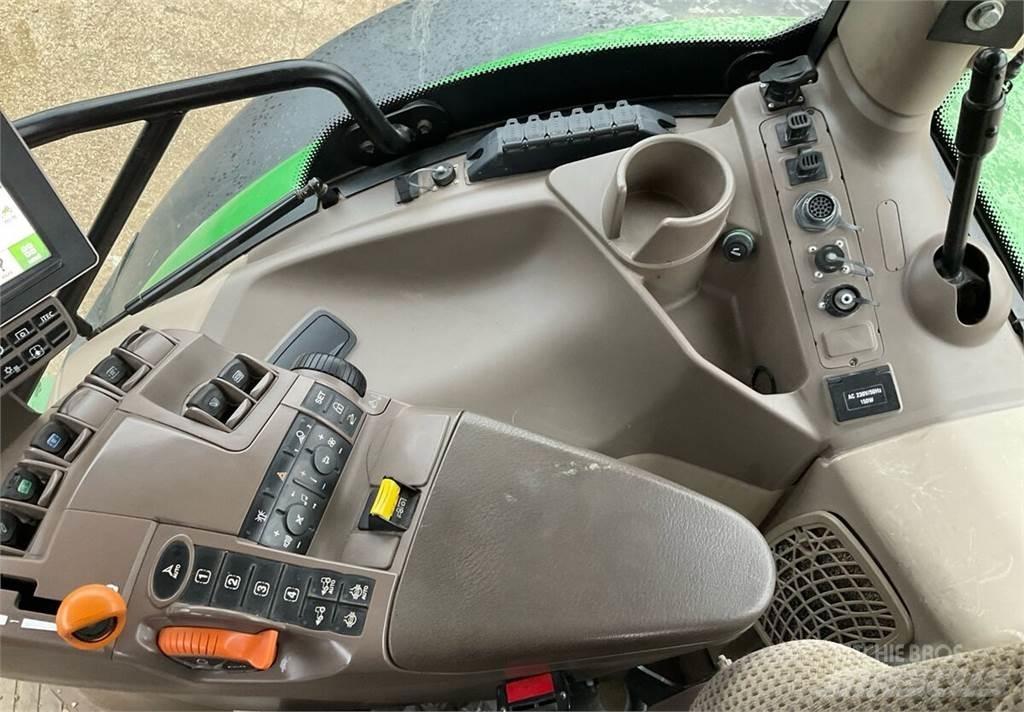 John Deere 6215R Tractoare