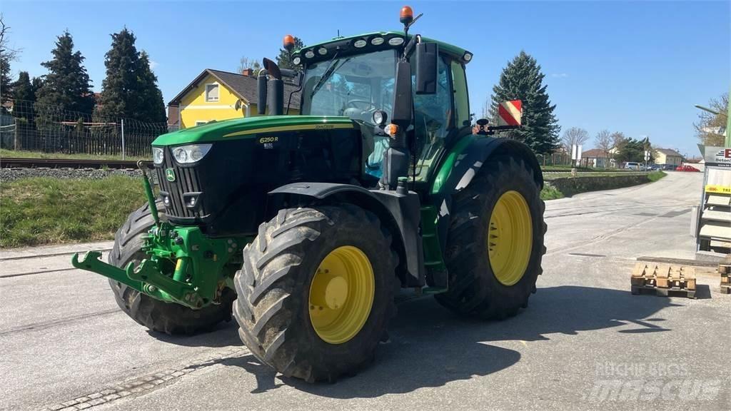 John Deere 6250R Tractoare