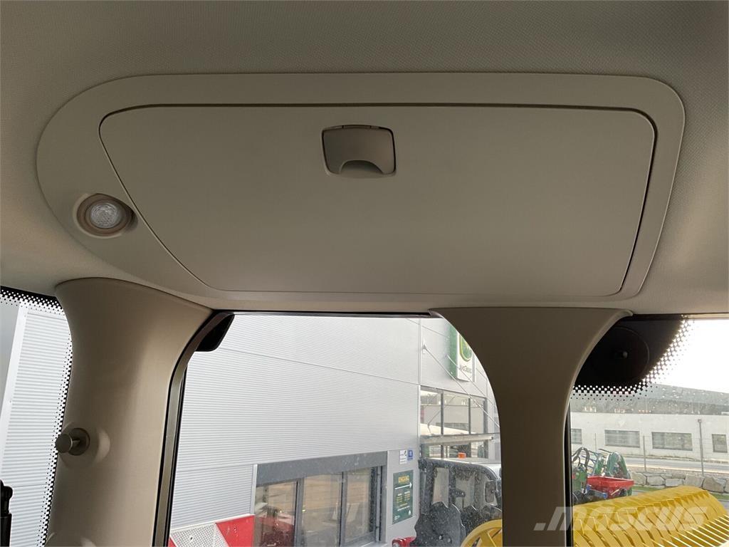 John Deere 6R 215 Tractoare