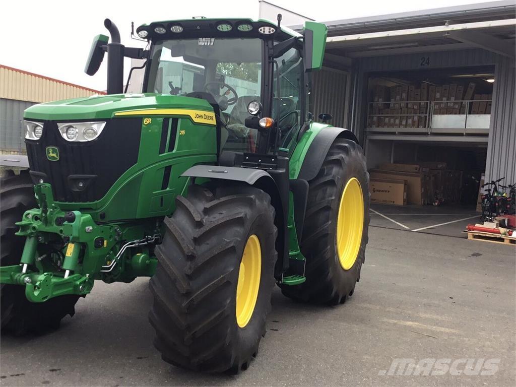 John Deere 6R215 Tractoare