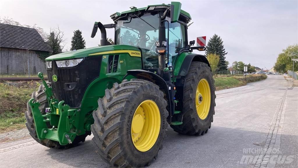 John Deere 7R330 Tractoare