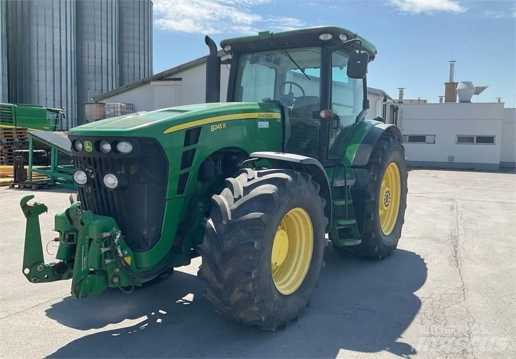 John Deere 8245R Tractoare