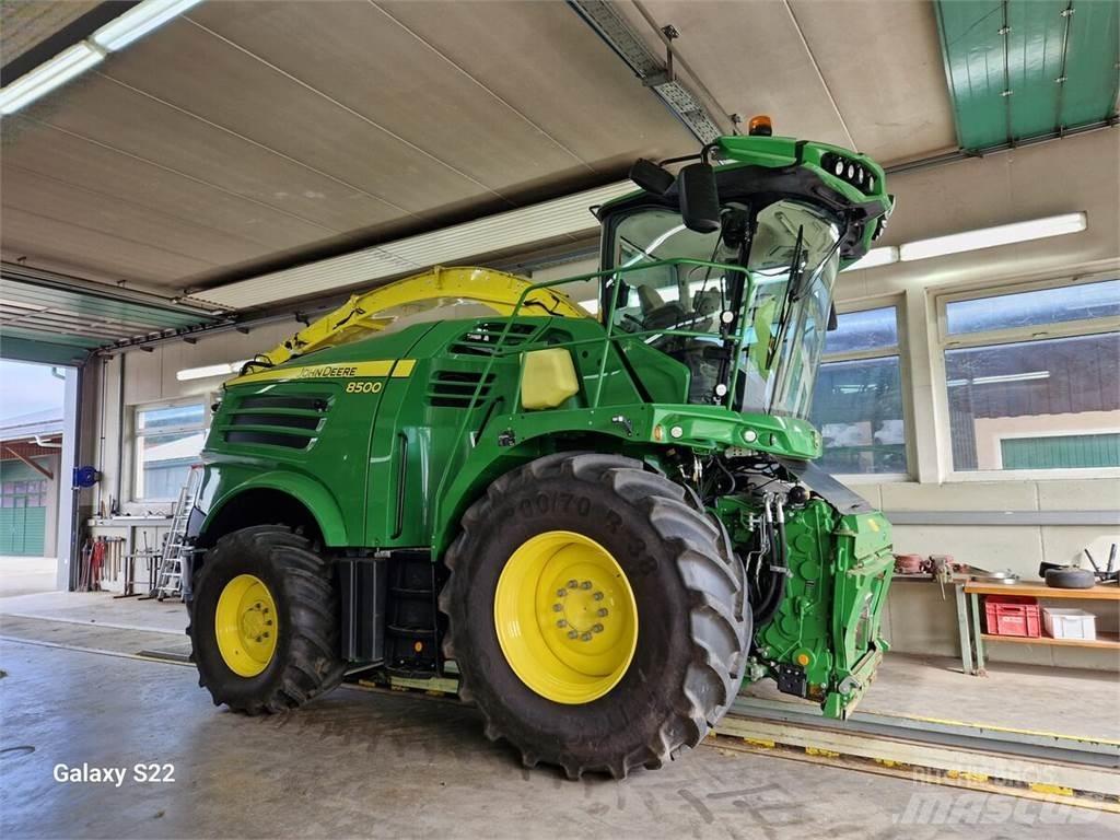 John Deere 8500 Culegatoare de nutret