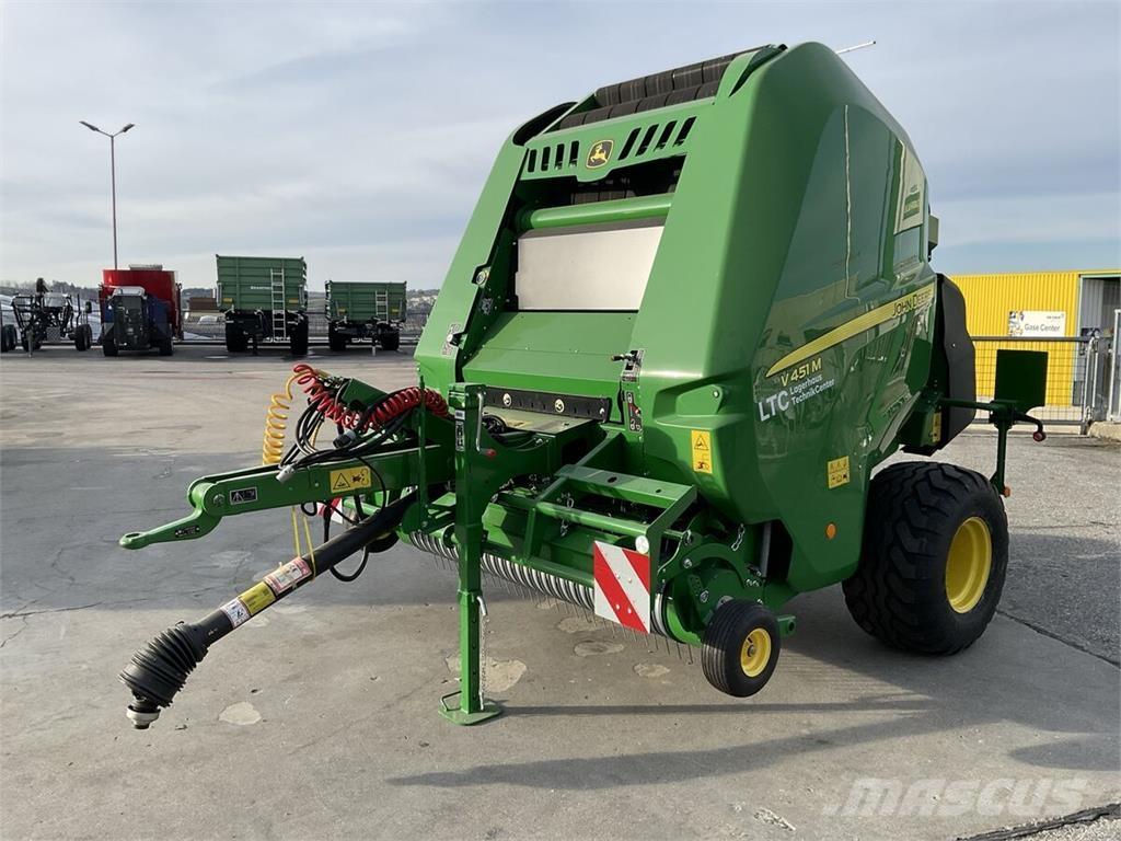 John Deere V451 M Masina de balotat cilindric