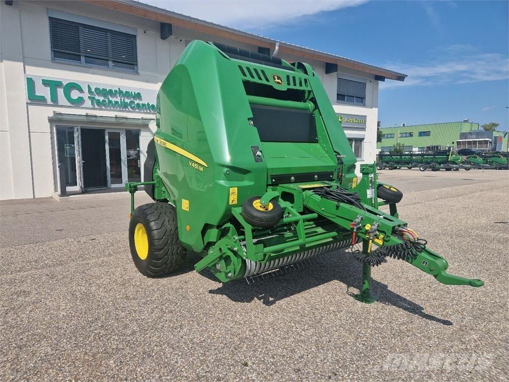 John Deere V451M Masina de balotat cilindric