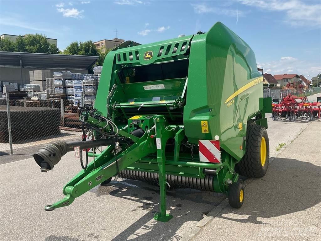 John Deere V451R Masina de balotat cilindric