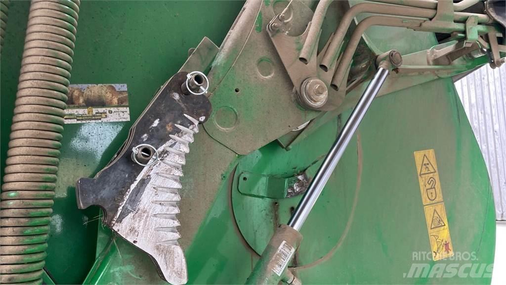 John Deere V461R Masina de balotat cilindric