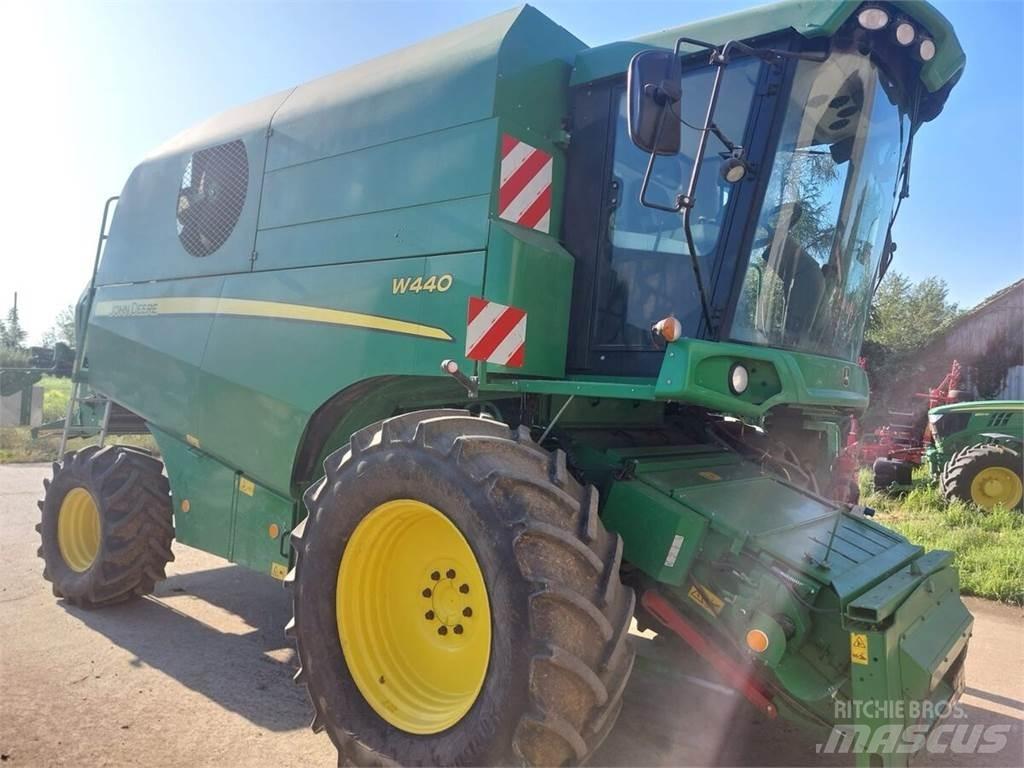 John Deere W440 Combine de secerat
