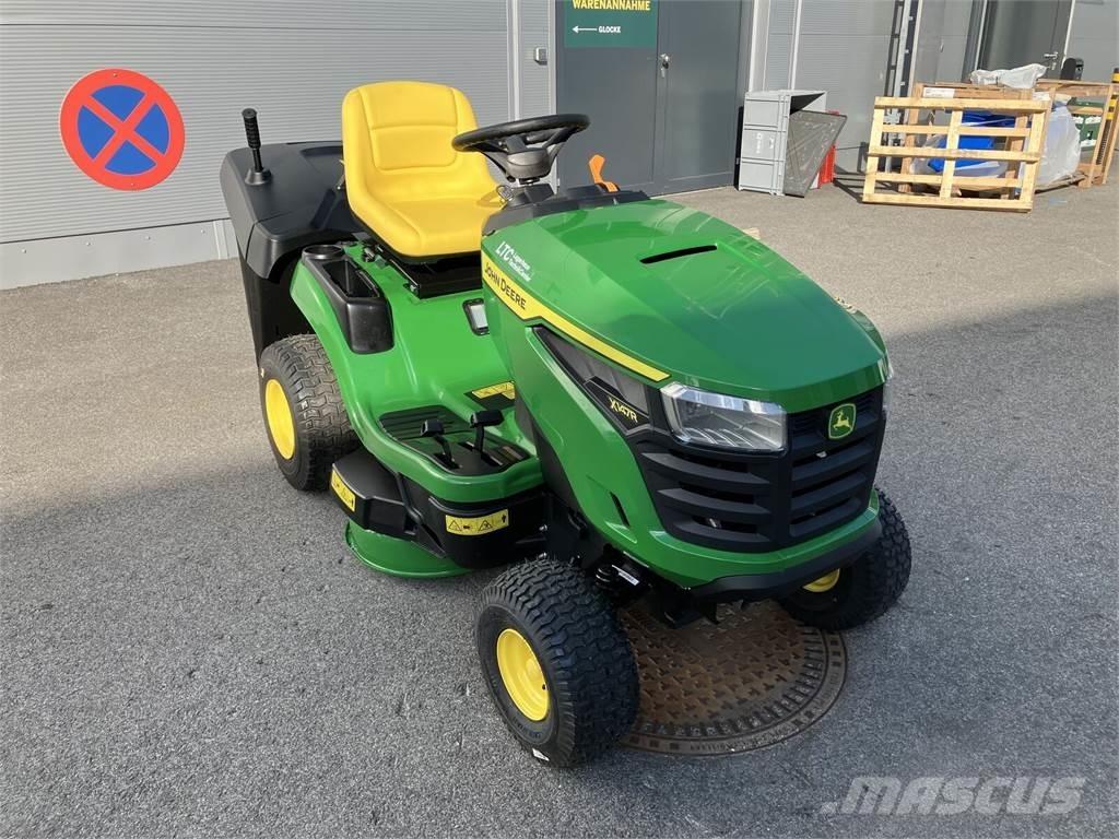 John Deere X 147R Utilaje întreţinere terenuri - Altele