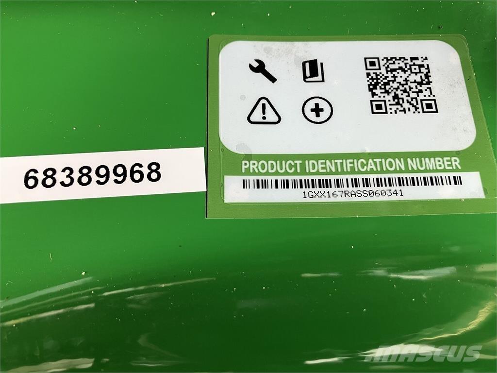 John Deere X 167R Utilaje întreţinere terenuri - Altele