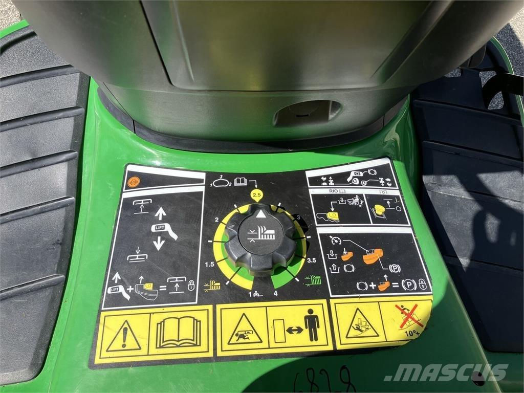John Deere X 350R Utilaje întreţinere terenuri - Altele