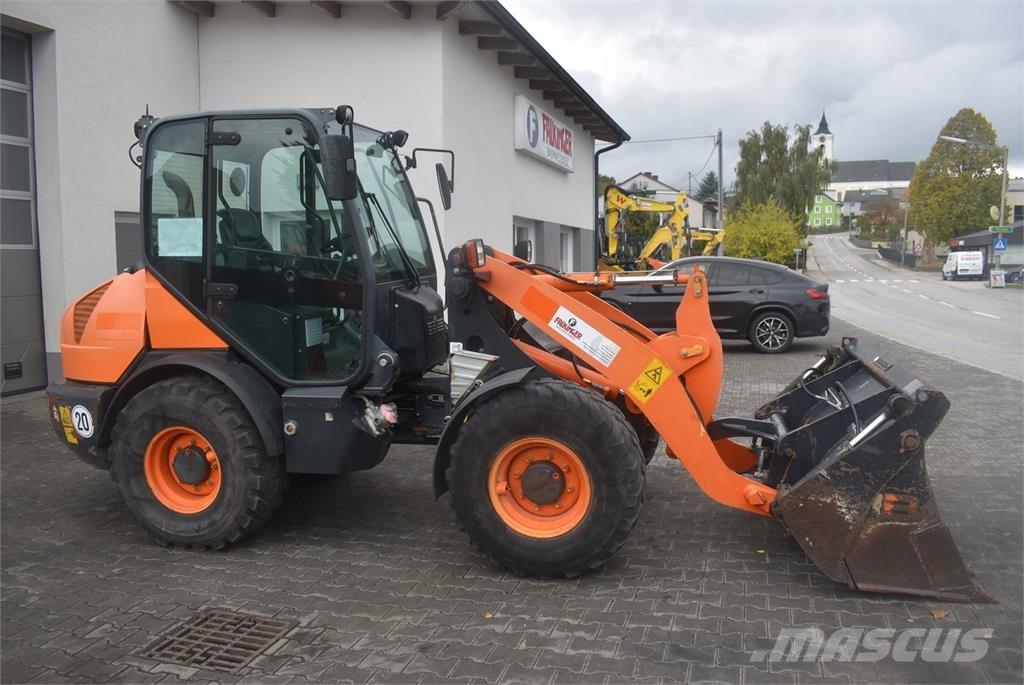 Komatsu WA70-7 Incarcator pe pneuri