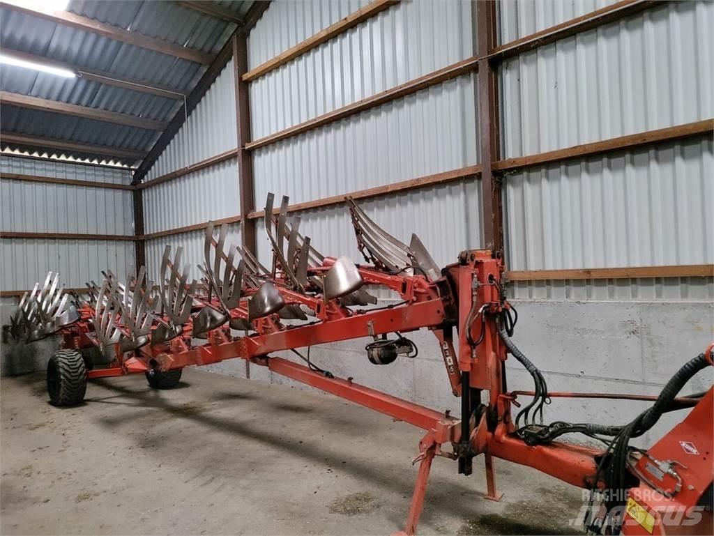 Kuhn Manager 8 NSH Pluguri conventionale