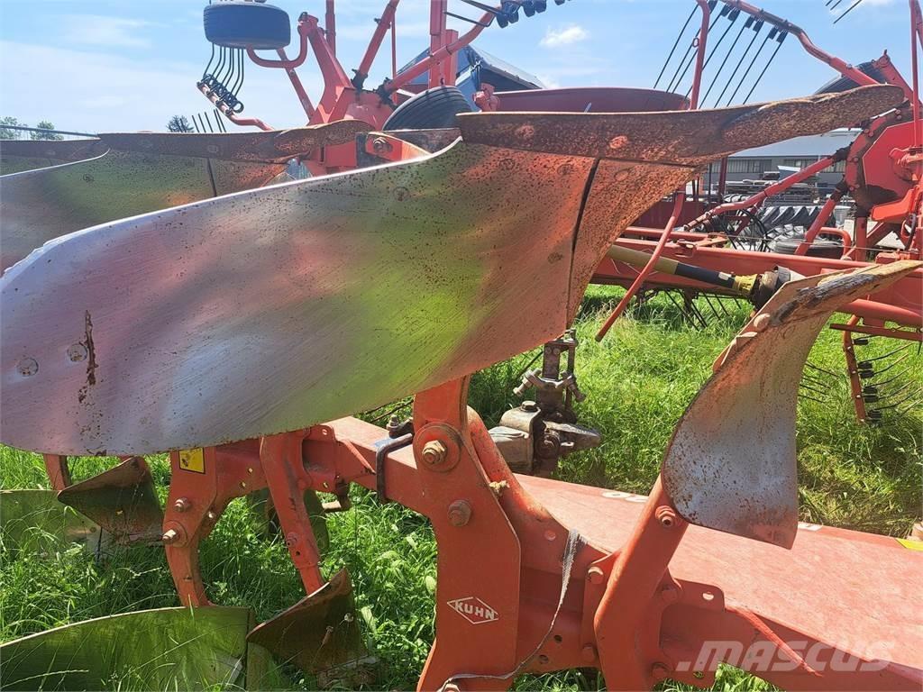 Kuhn Master 120 Pluguri conventionale