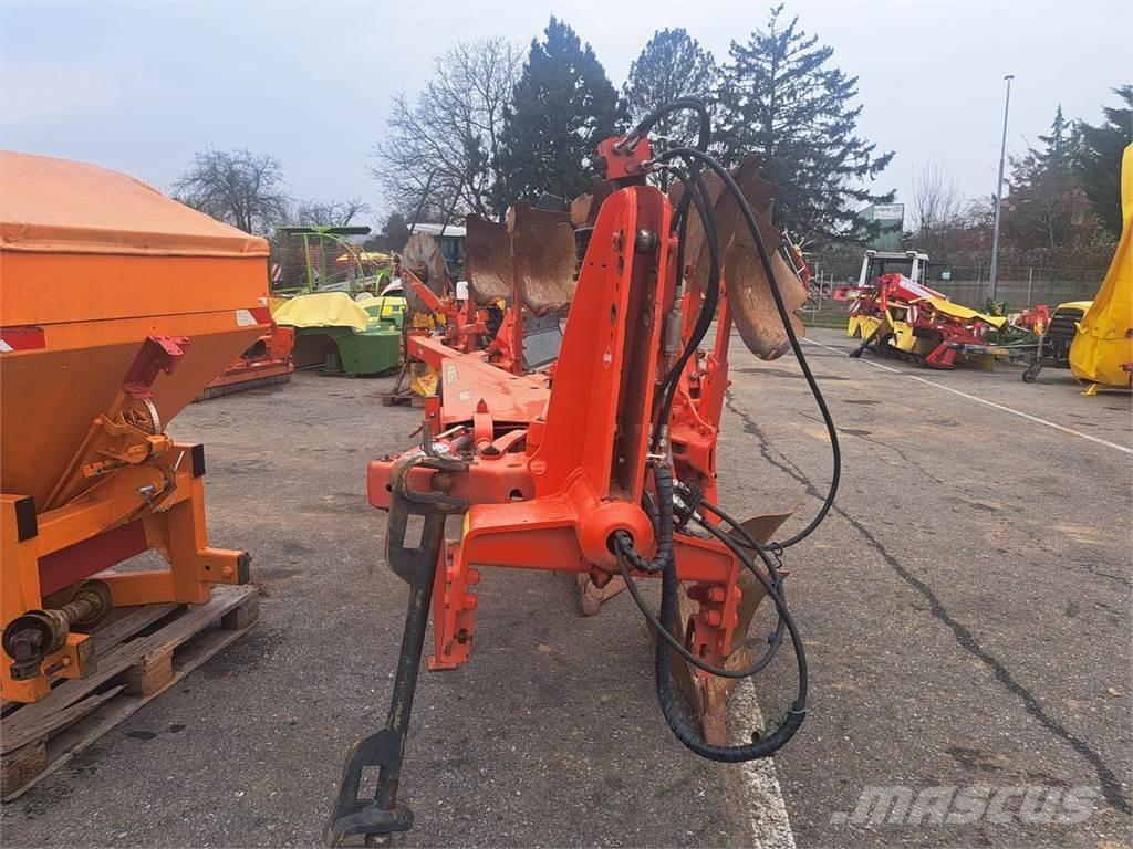 Kuhn Varimaster 123 Pluguri conventionale
