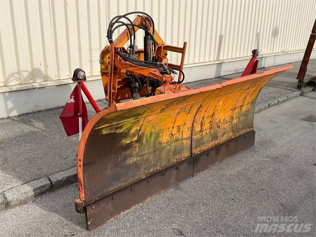  LESNIK 2500 Alte masini pentru drum si zapada