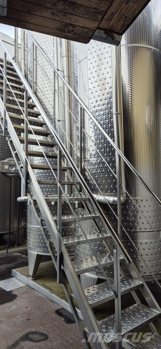  Letina Lagertank Alte echipamente de viticultura