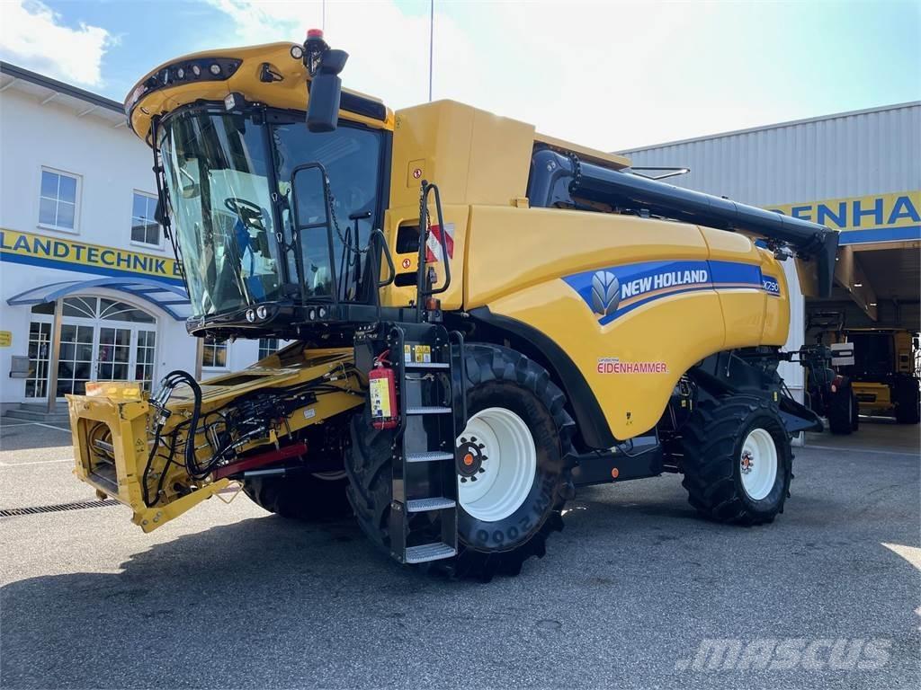 New Holland CX 7.90 Combine de secerat