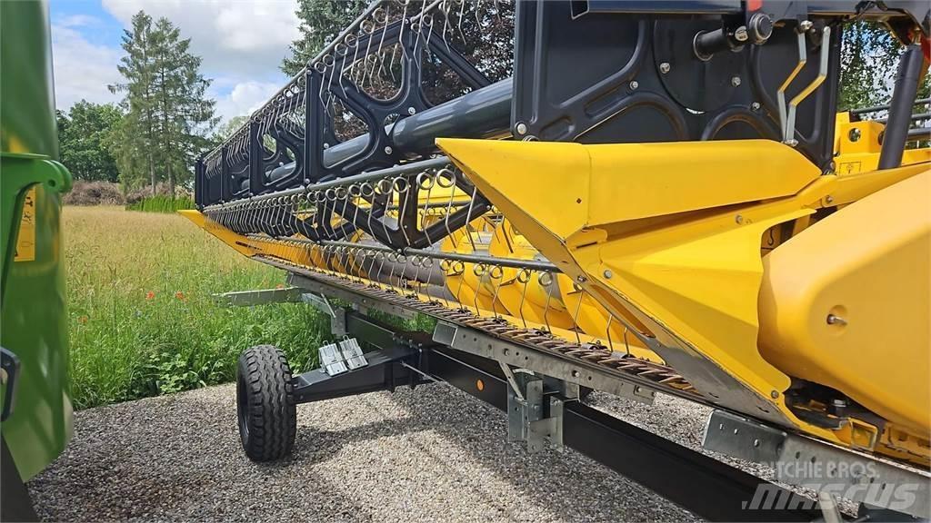 New Holland CX8040 Combine de secerat