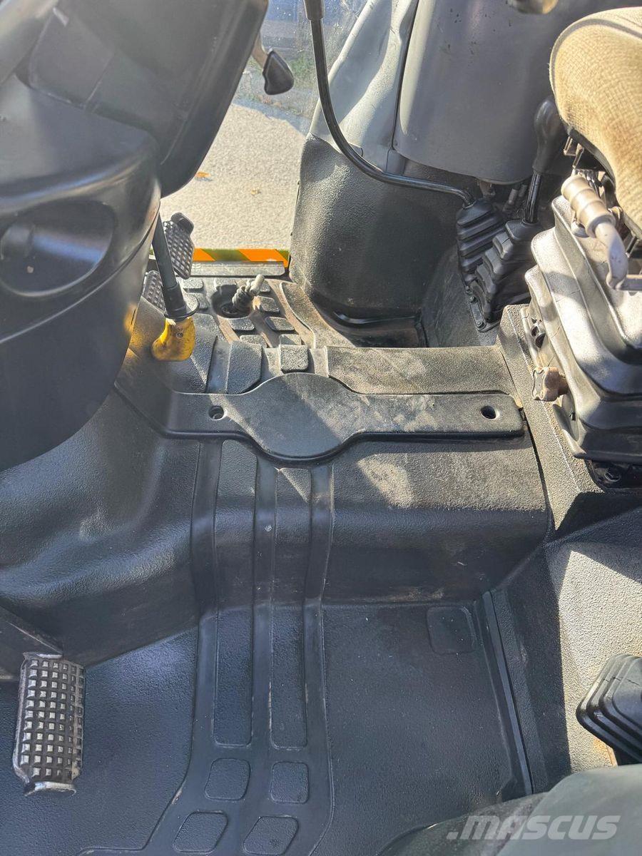 New Holland TN65DA Tractoare