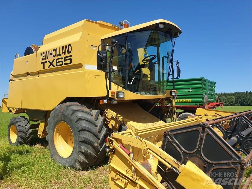 New Holland TX 65 Combine de secerat