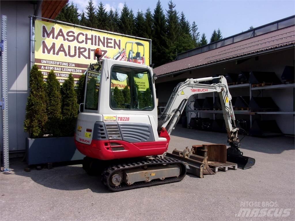Takeuchi TB228 Mini excavatoare < 7t