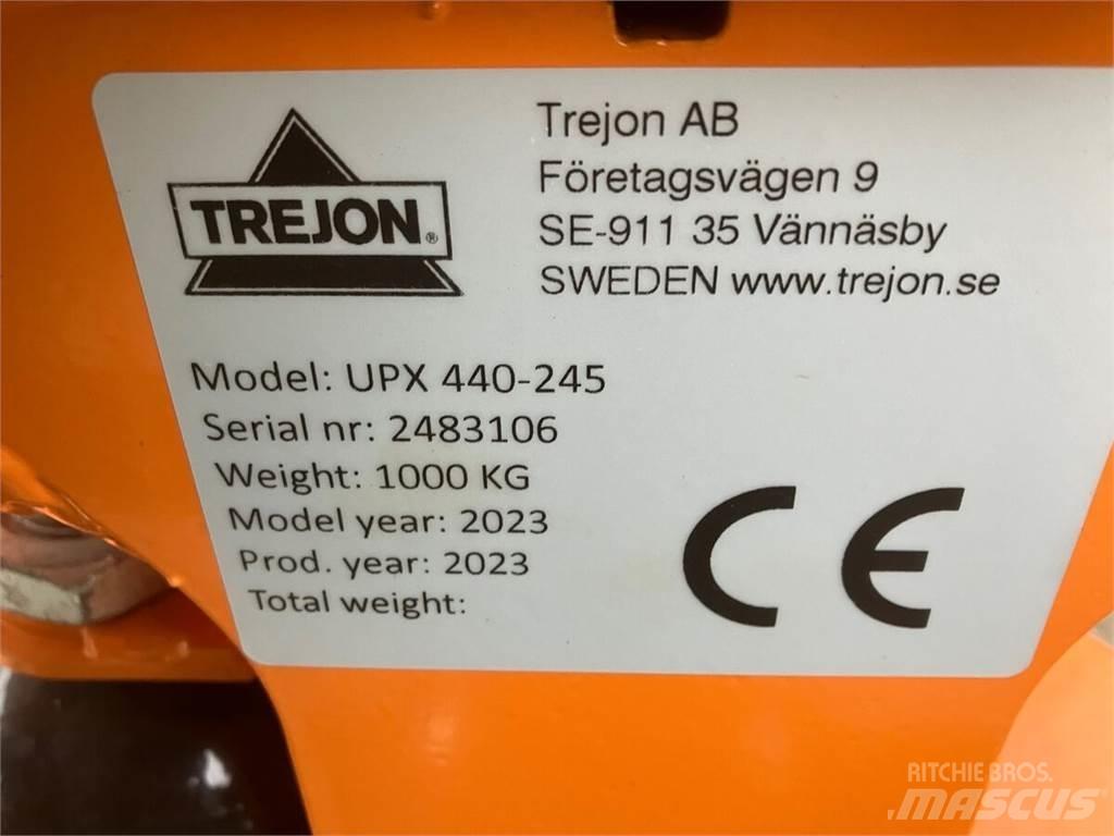 Trejon UPX 440-245 Alte masini pentru drum si zapada