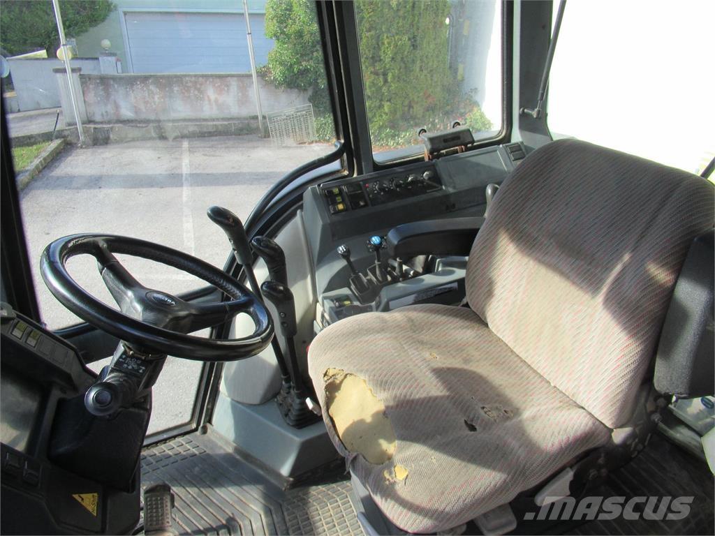 Valtra 6400 Tractoare