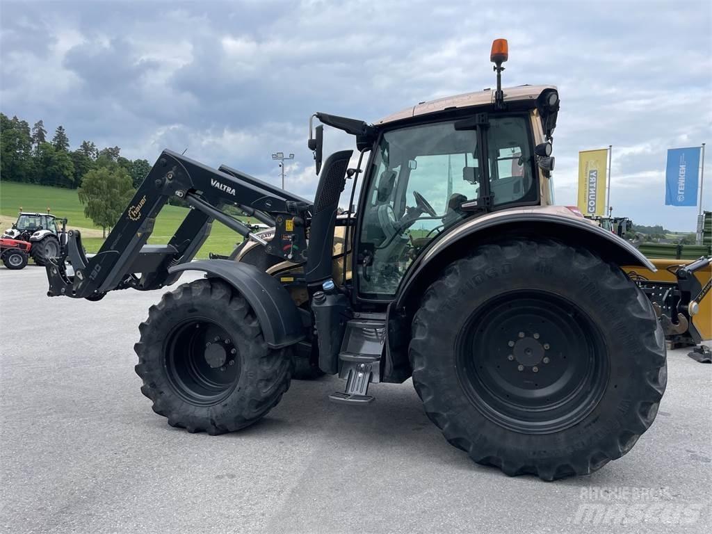 Valtra N174 HiTech Tractoare