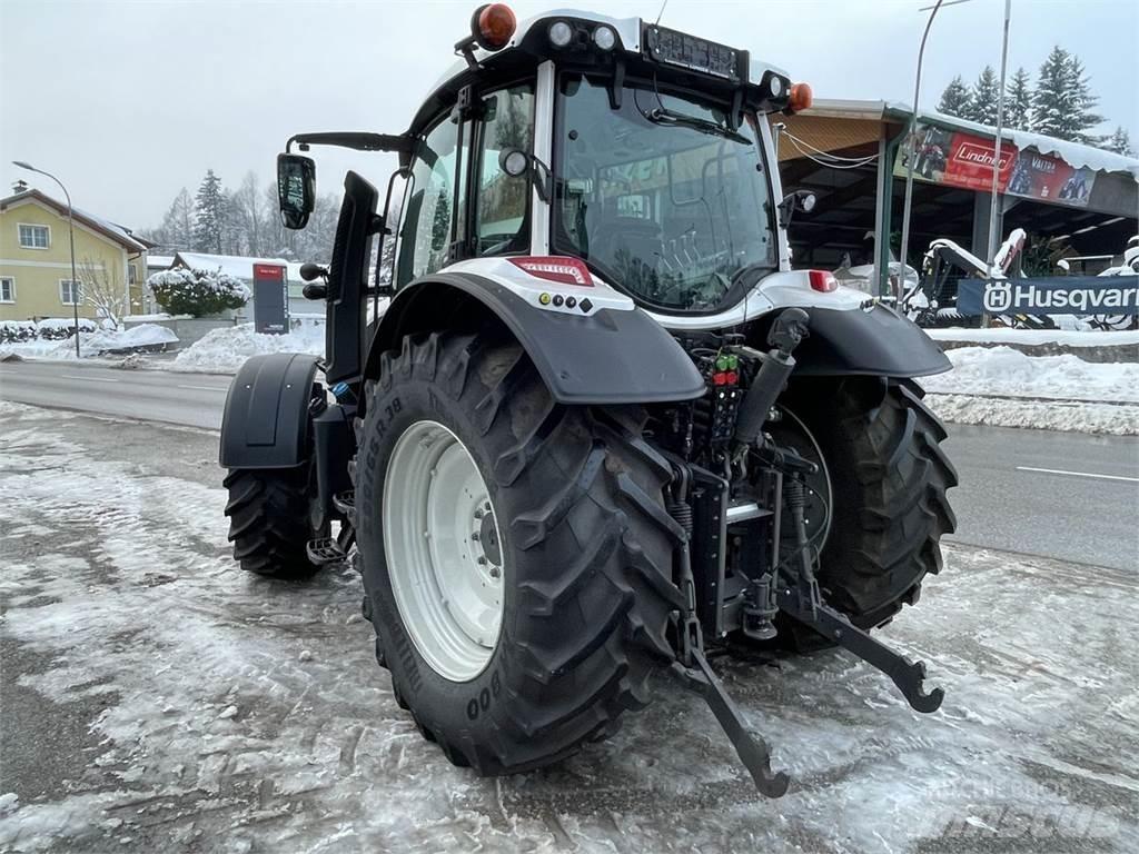 Valtra N175 Active Tractoare