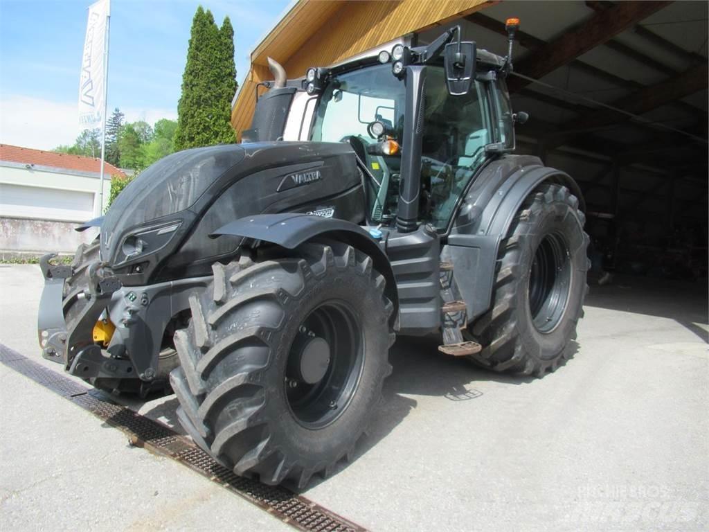 Valtra T 214 Direct Tractoare