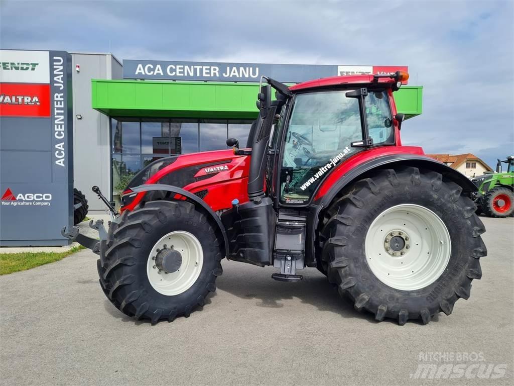 Valtra T 214 Direct Tractoare