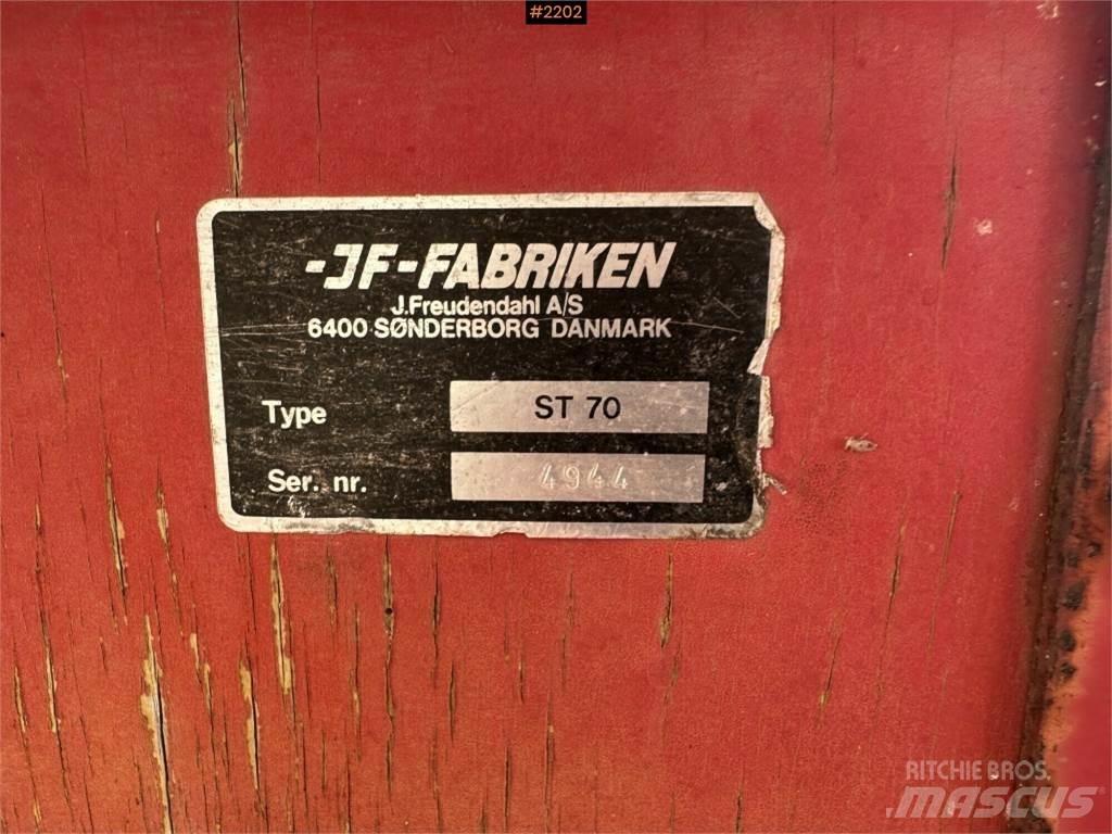 JF ST70 Distribuitoare de ingrasamant