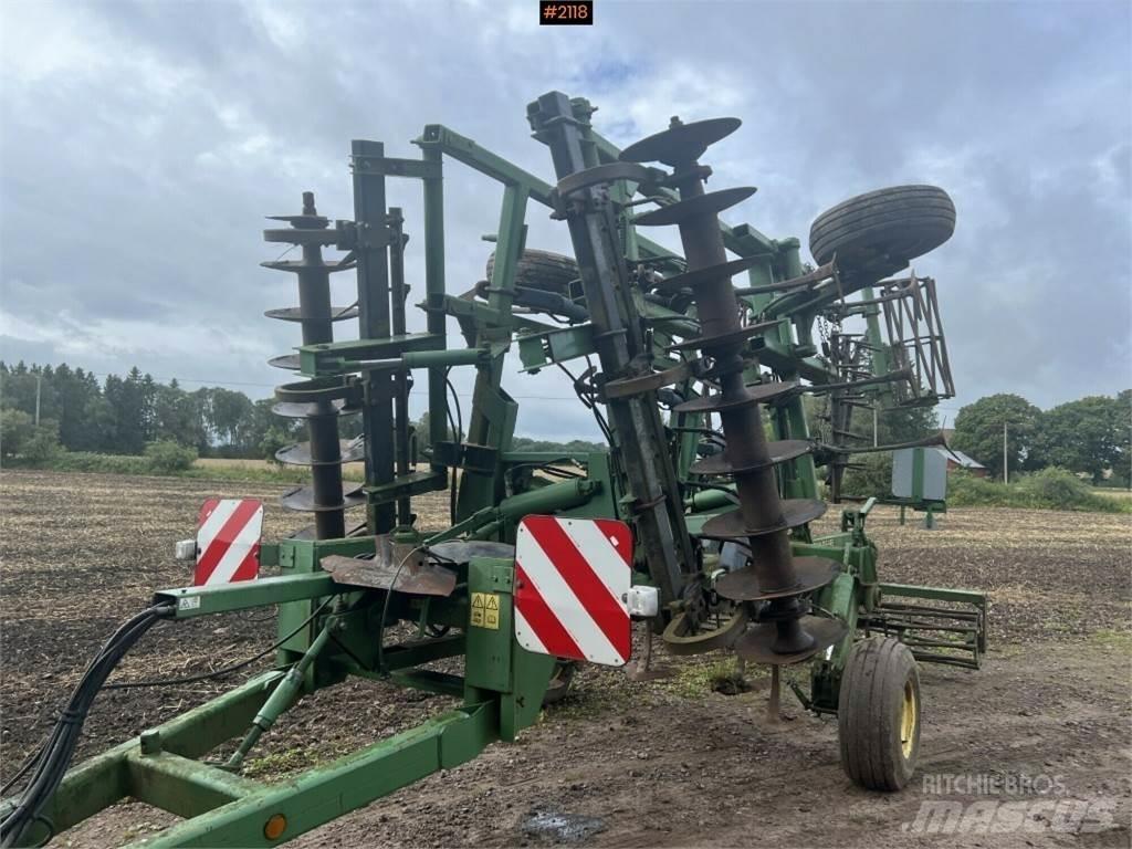 John Deere 410A Alte masini si accesorii de cultivat