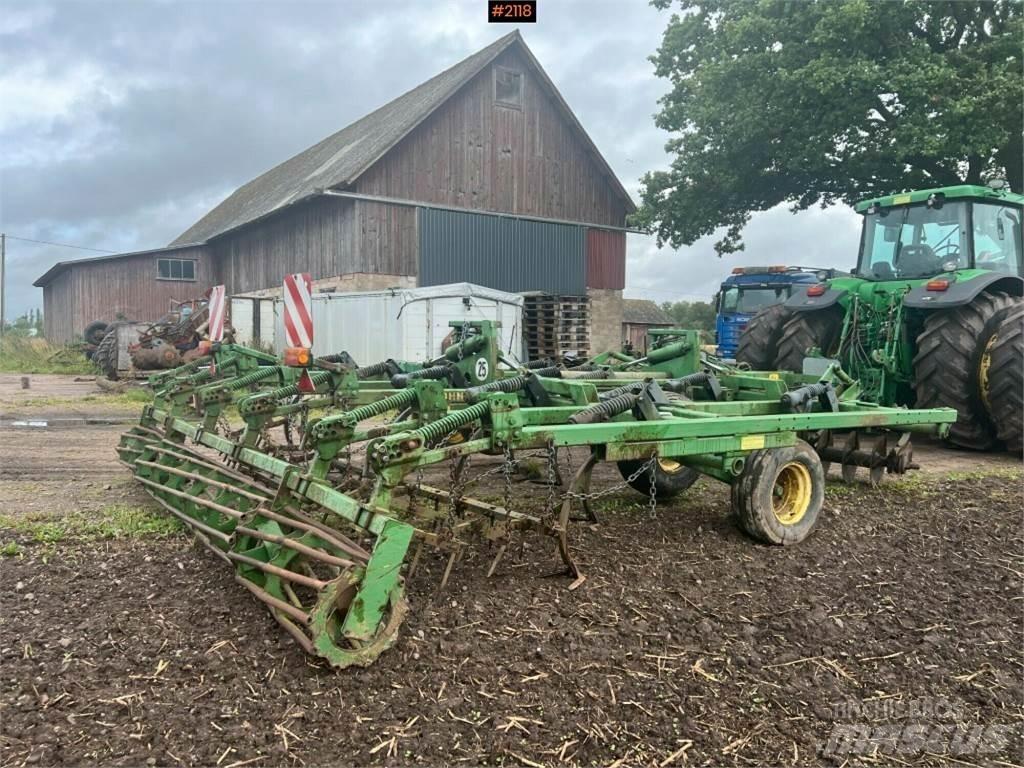 John Deere 410A Alte masini si accesorii de cultivat