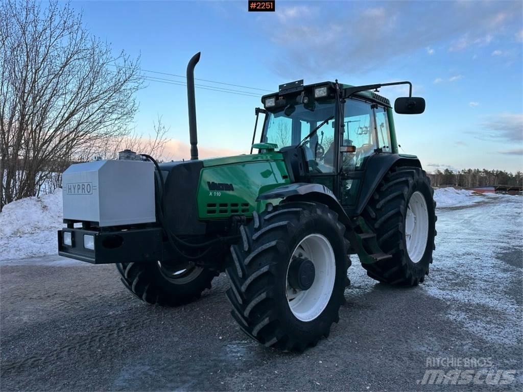 Valtra X110 Tractoare