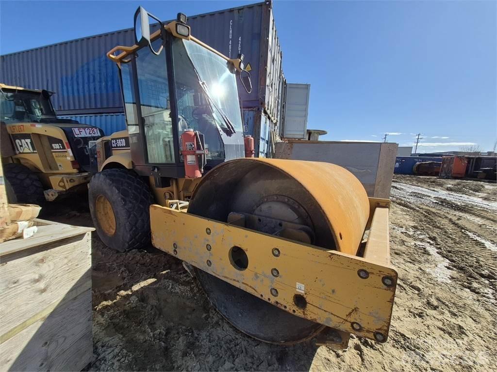 CAT CS-563D Compactoare monocilindrice