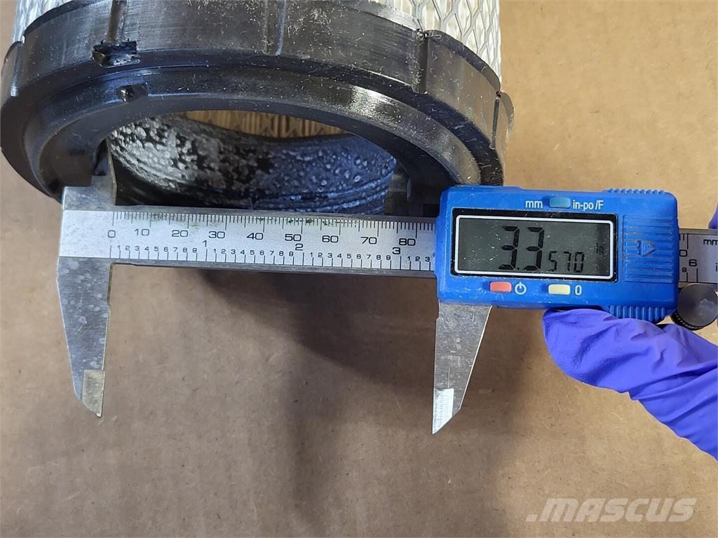 Donaldson P827653 Utilaje construcții - Altele