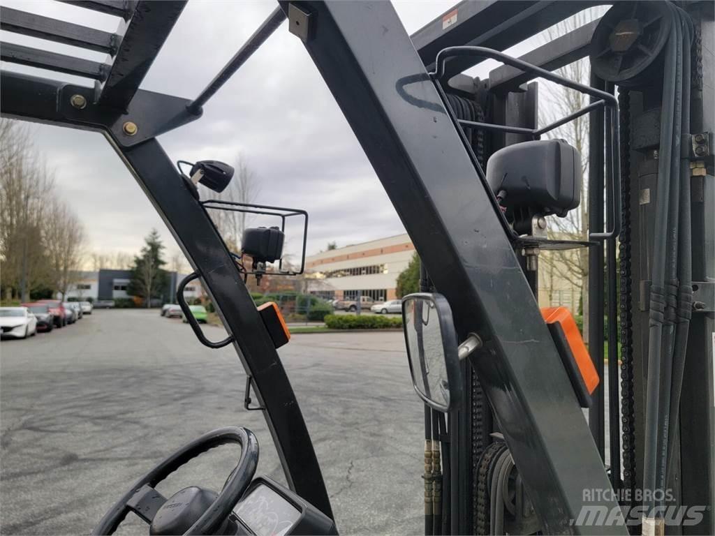 Nissan MCPL01A15LV Utilaje construcții - Altele