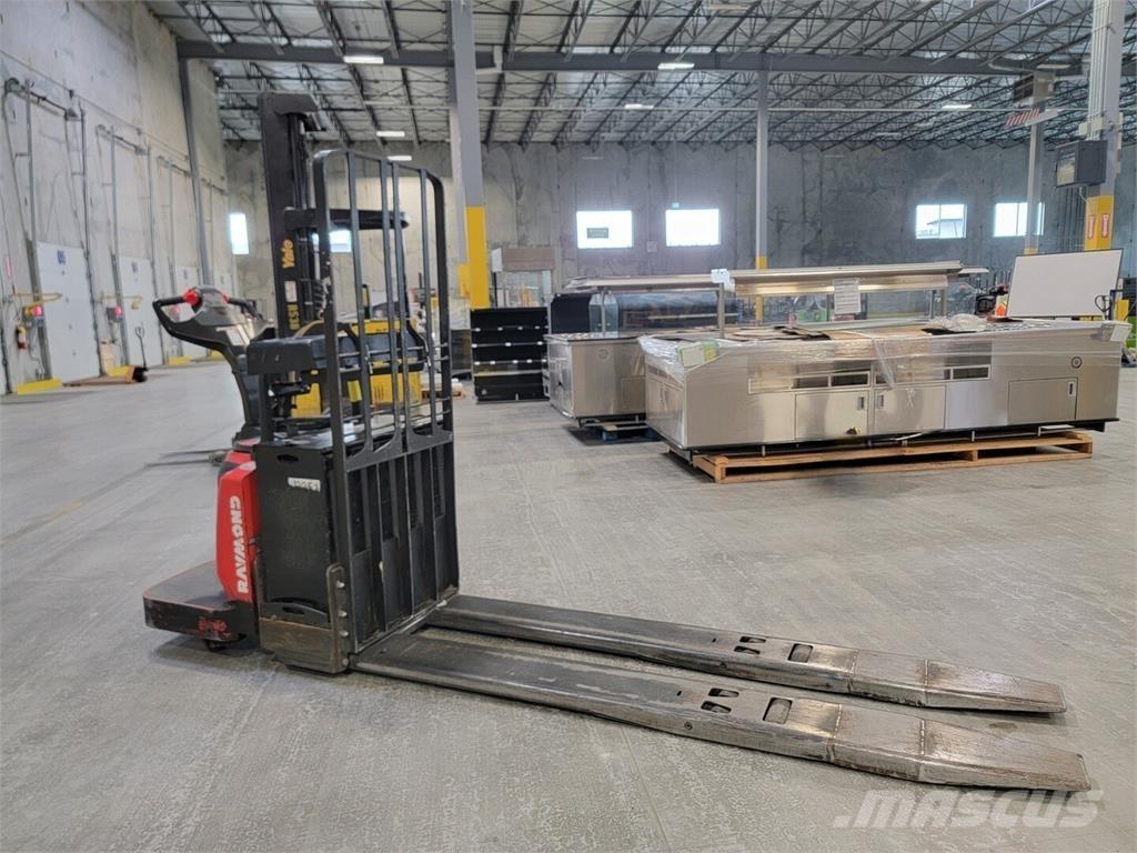 Raymond 8410 Utilaje construcții - Altele