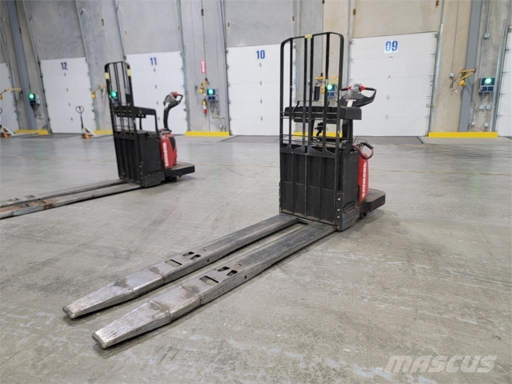 Raymond 8410 Utilaje construcții - Altele