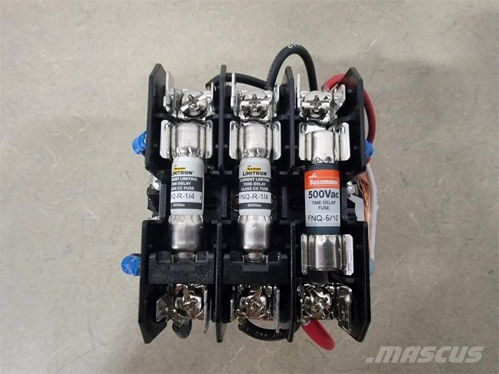  SQUARE D LA9TFD32X Utilaje construcții - Altele