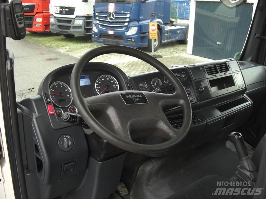 MAN 8180L Camion cu prelata